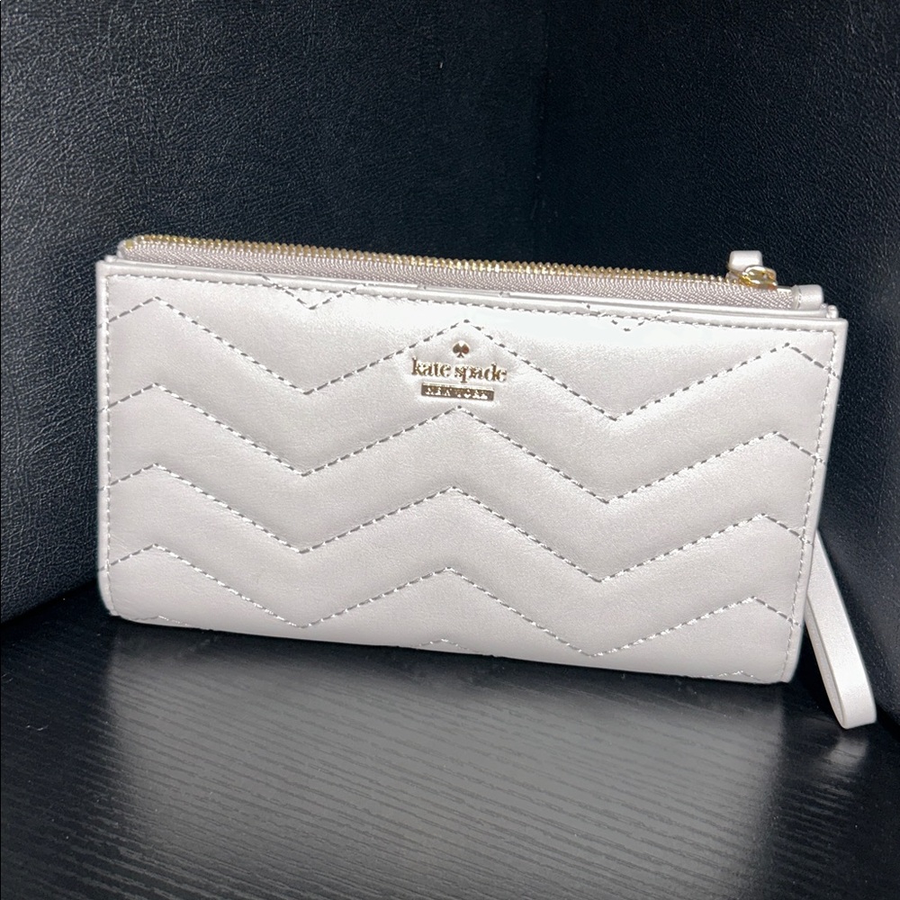 Kate Spade Wallet with Quilted Leather in Dove Gray